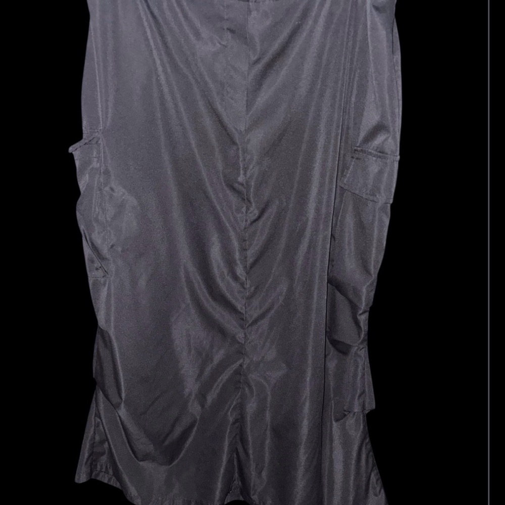 Elegant Black Women's Skirt - Picture 3 of 4